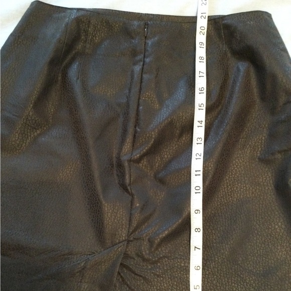 Conrad C Collection Skirt - Picture 3 of 3